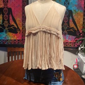 Adjustable straps- Racerback.